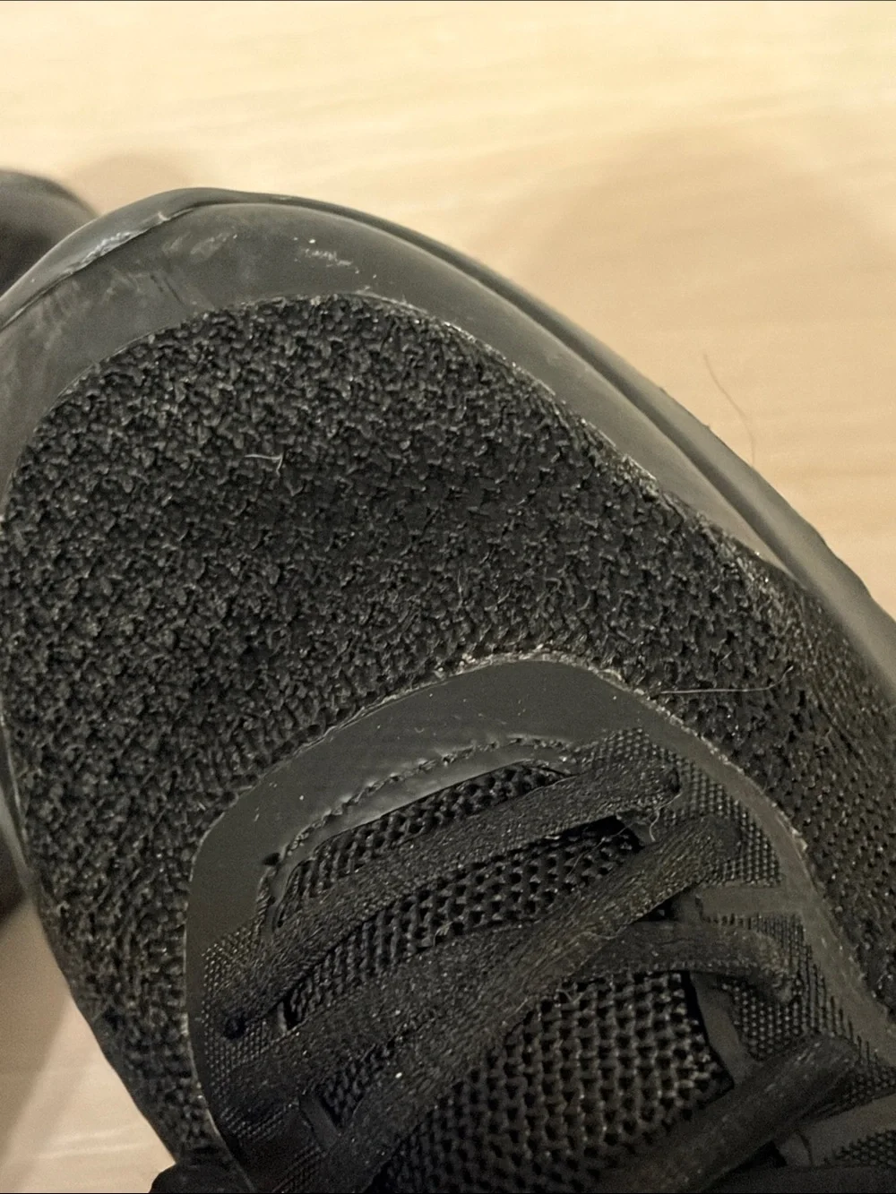 Men's Black Tredsafe 7.5 unisex oil & slip resistant shoes sneakers